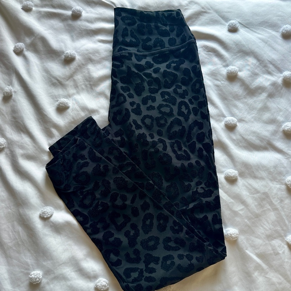 Trendy Black Animal Print Leggings